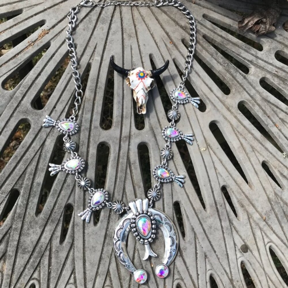 Bohemian Western Cowboy Horseshoe Squash Blossom Silver Rhinestone Necklace - Picture 14 of 16